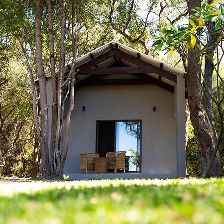 Shakawe River Lodge Exterior photo